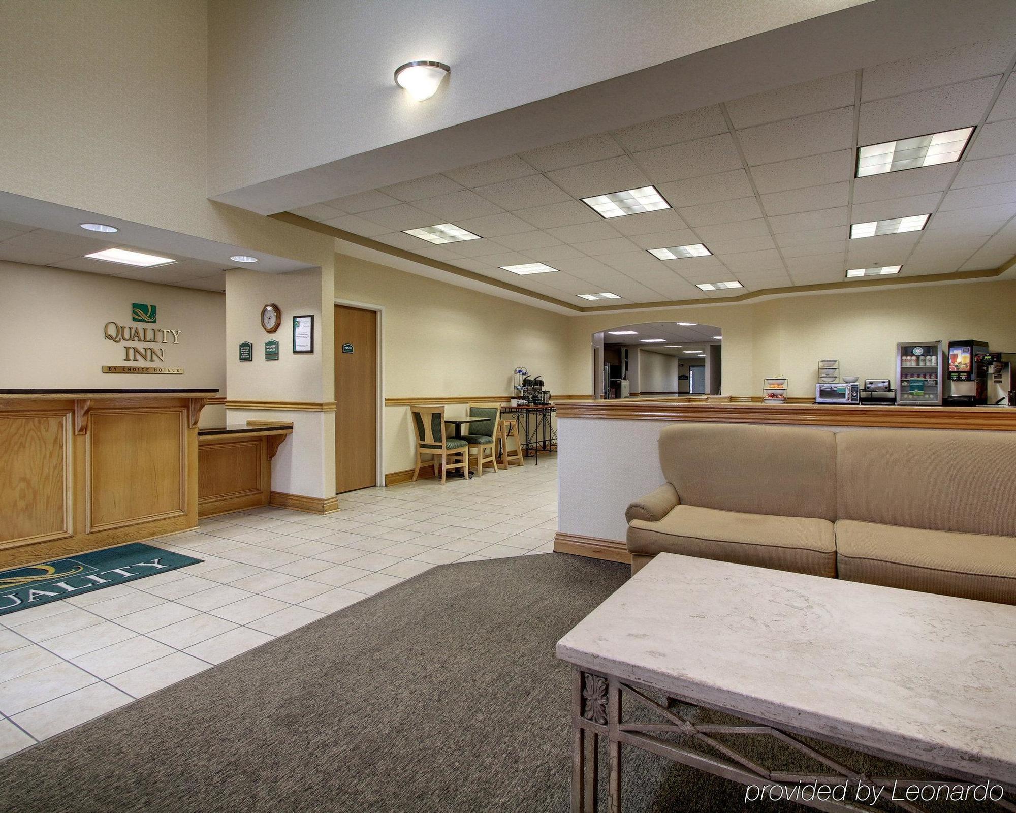 Columbia Inn & Suites Buitenkant foto