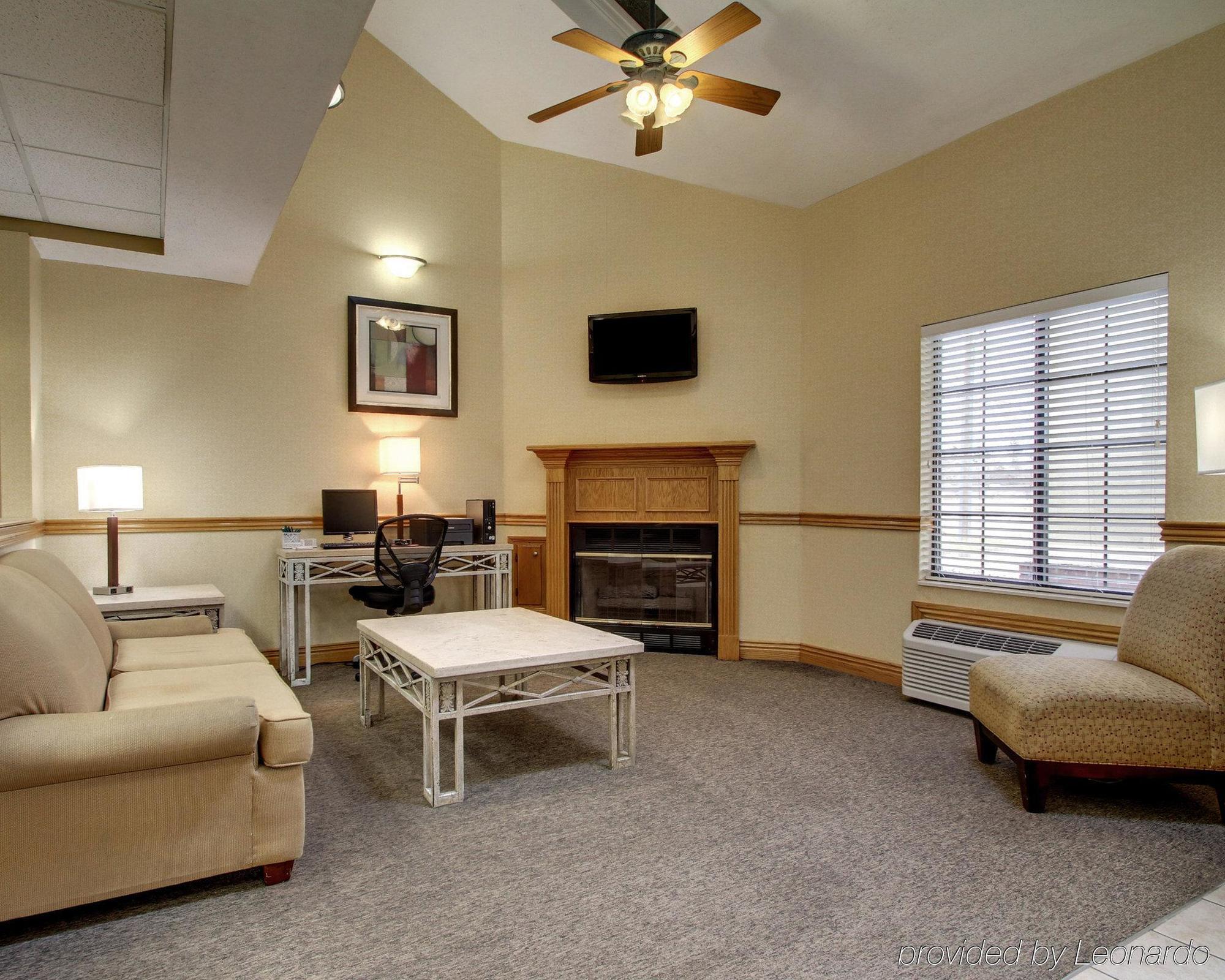 Columbia Inn & Suites Buitenkant foto