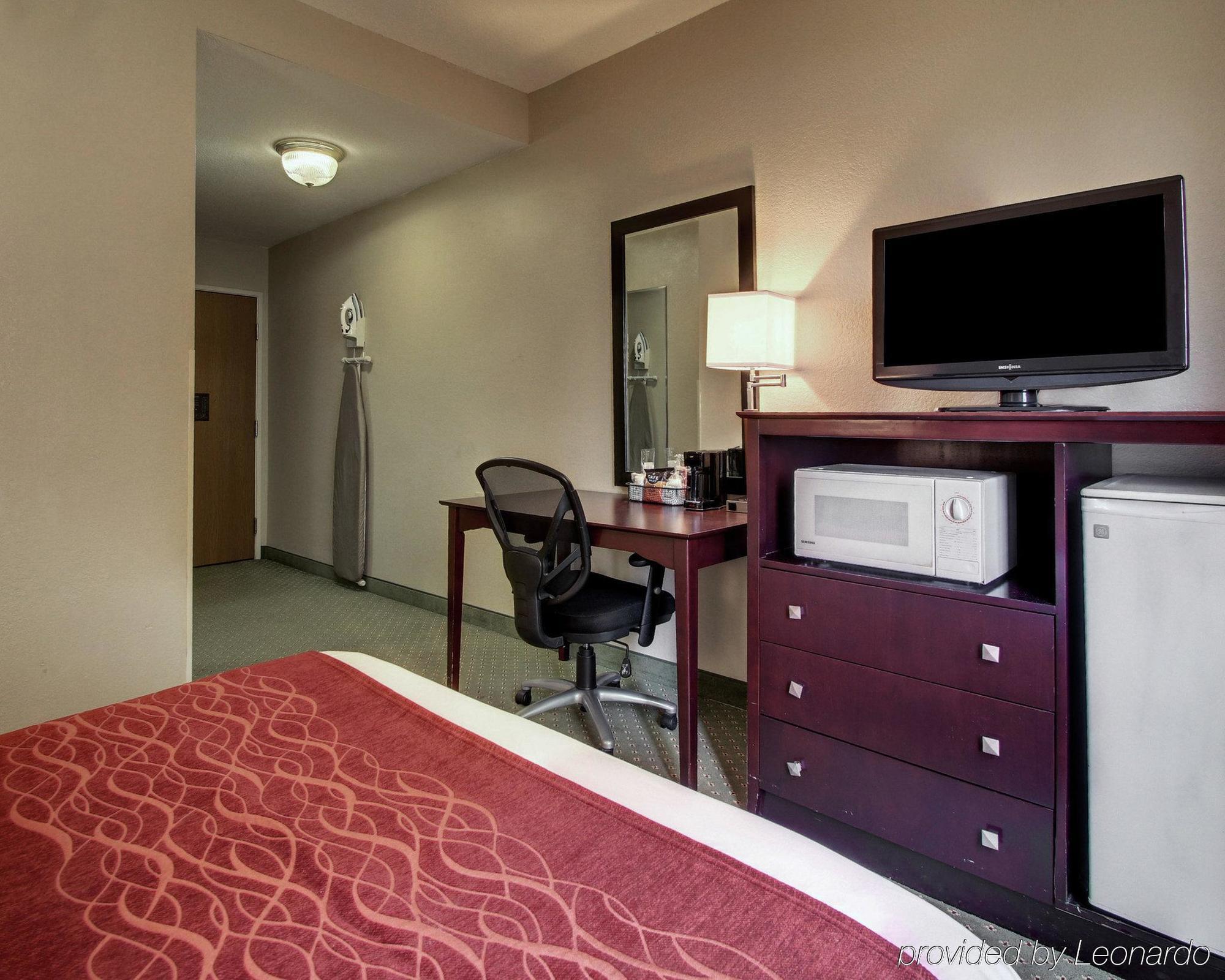 Columbia Inn & Suites Buitenkant foto