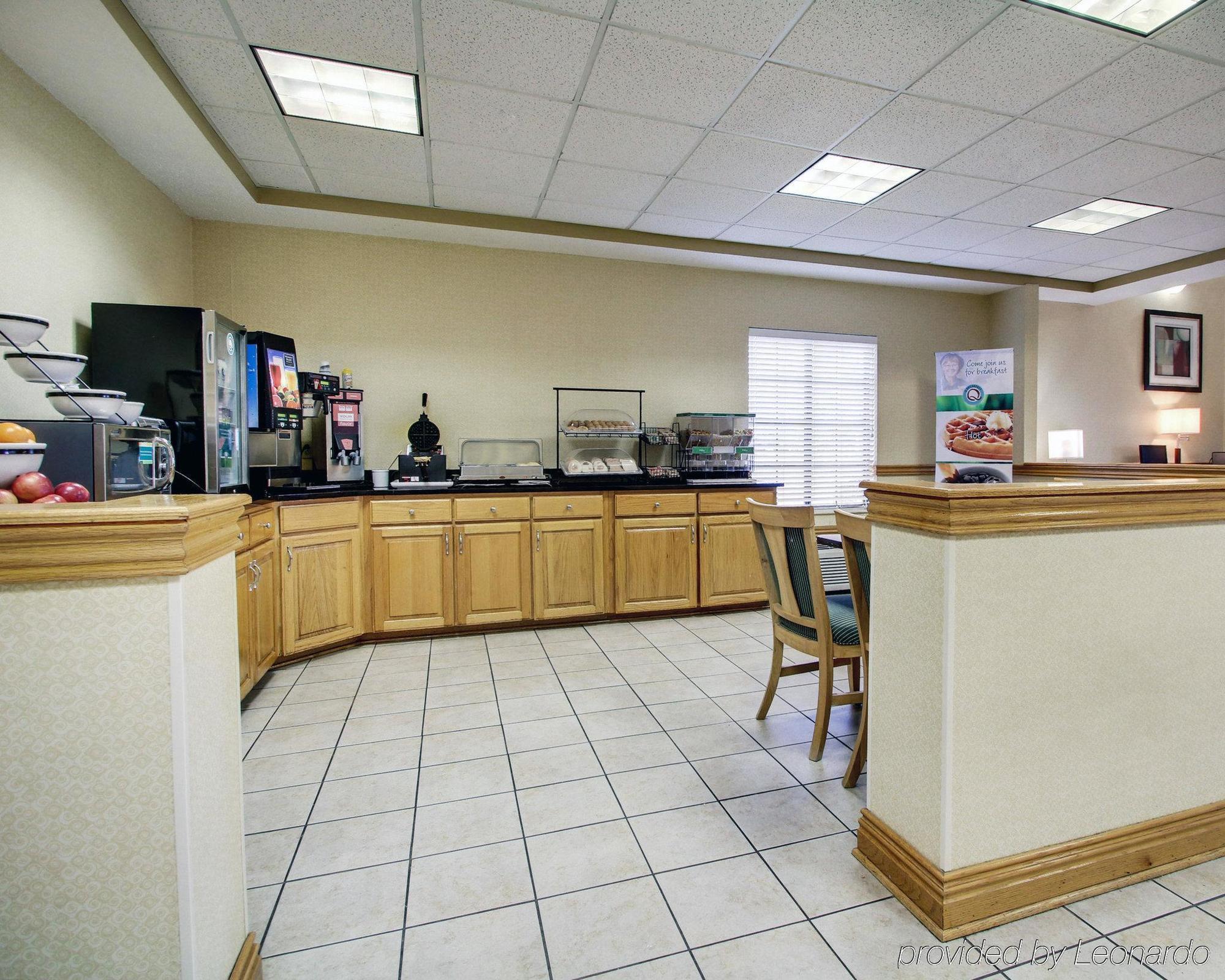 Columbia Inn & Suites Buitenkant foto