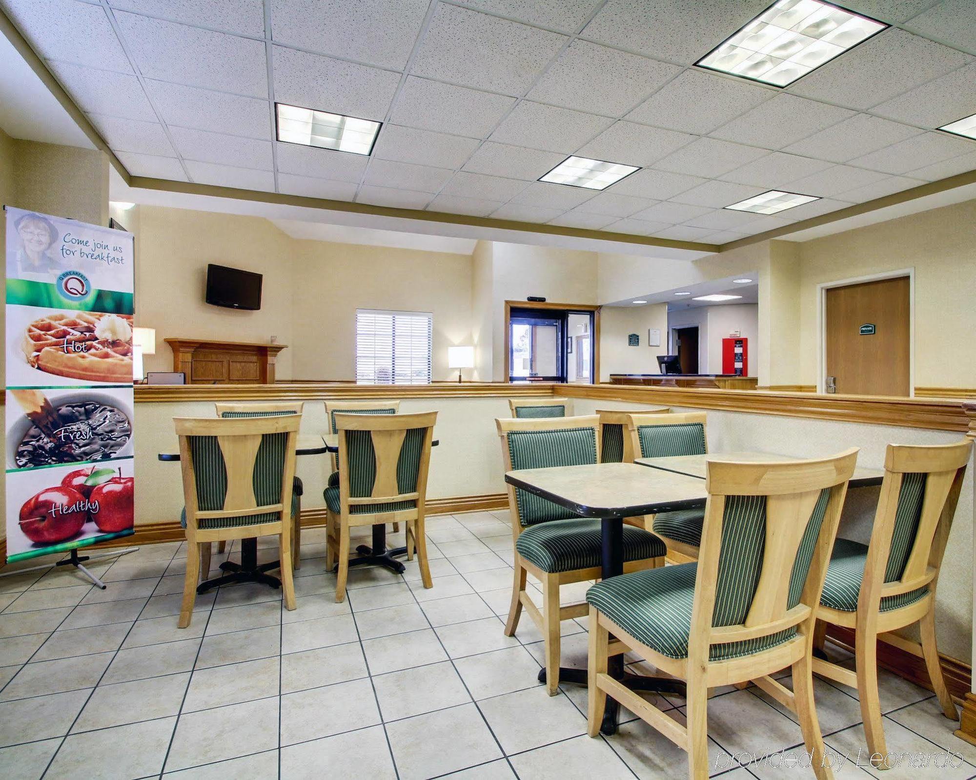 Columbia Inn & Suites Buitenkant foto