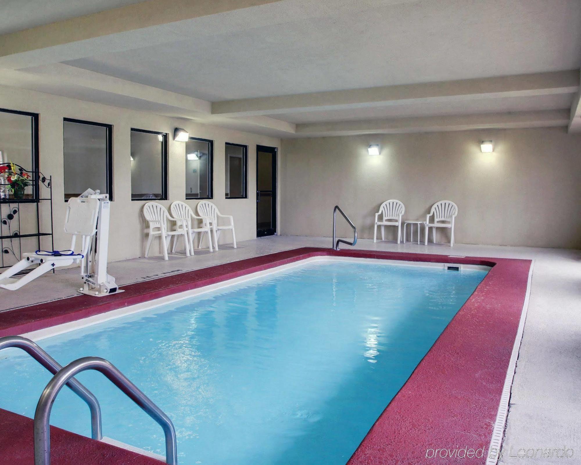 Columbia Inn & Suites Buitenkant foto