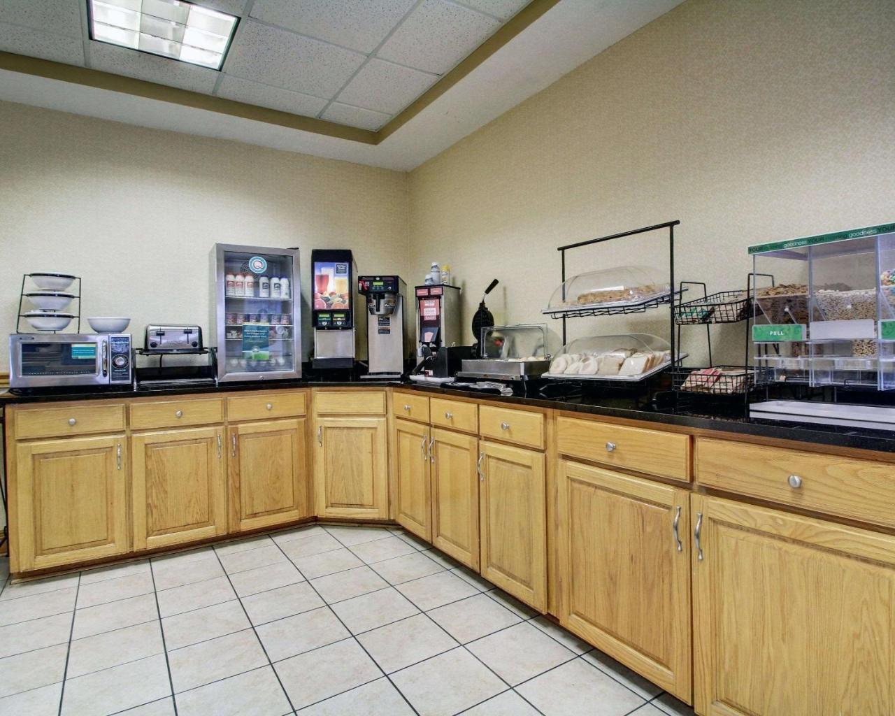 Columbia Inn & Suites Buitenkant foto